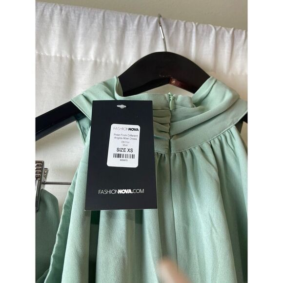 Fashion Nova different angles maxi dress - Picture 9 of 12